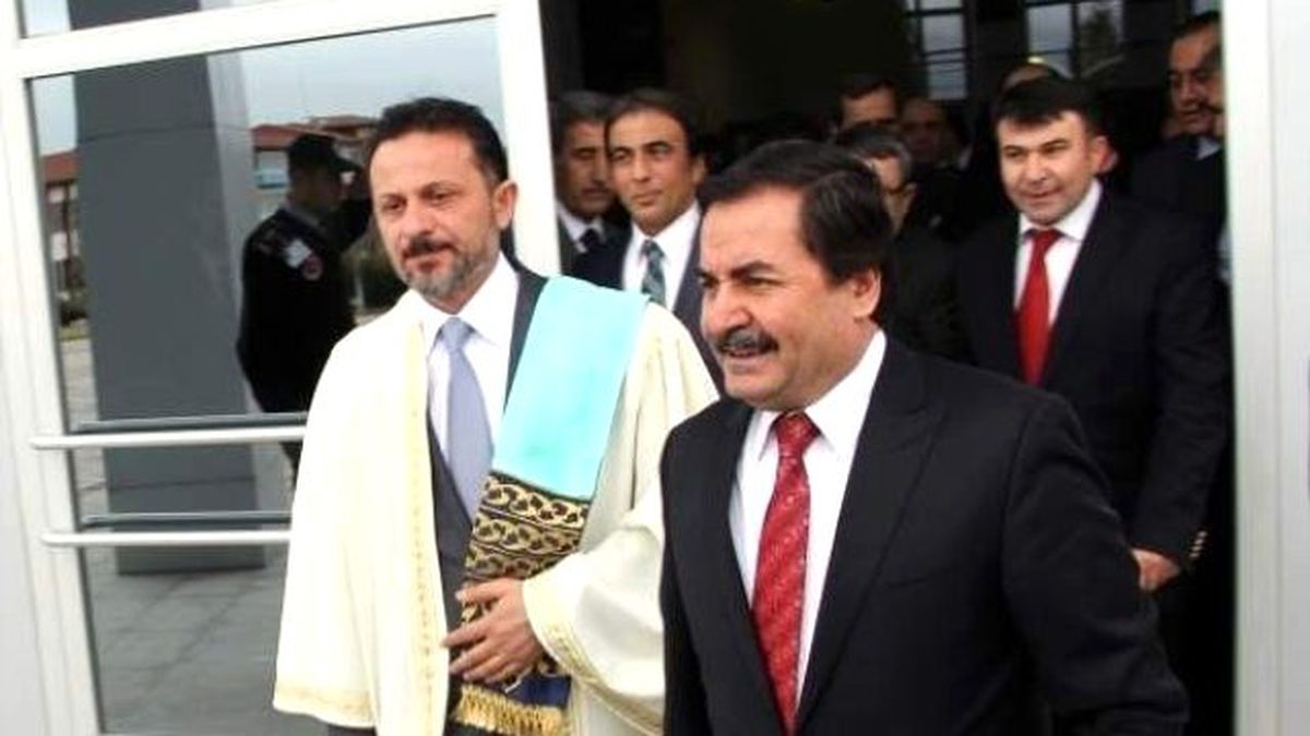 Remzi Gören, Görevi Devraldı
