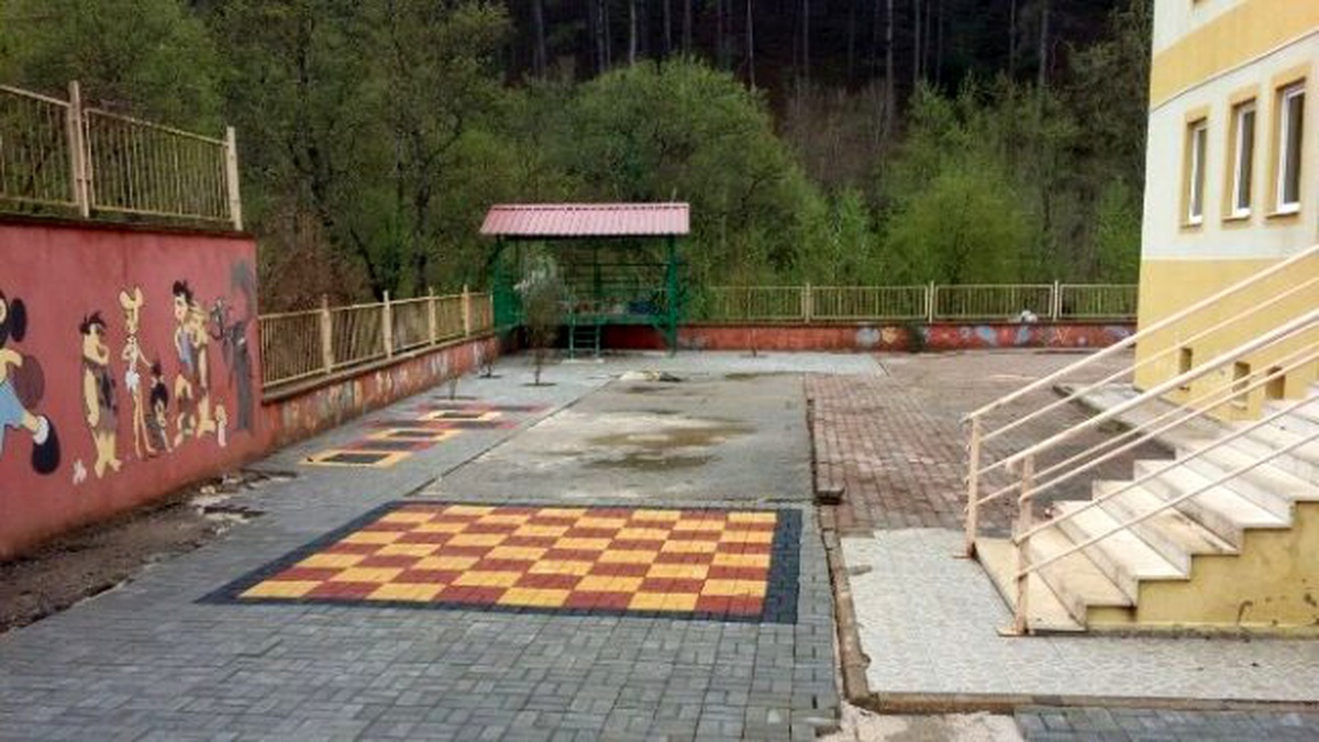 Tırıllar İlkokulu\'na Çevre Düzenlemesi ve Spor Alanları Yapılıyor