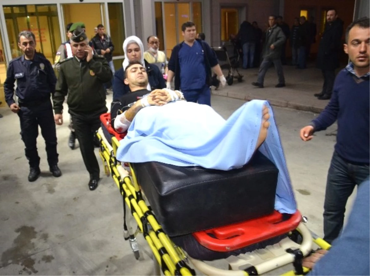Aydın\'da Trafik Kazasında Bacağı Kopan Askeri Personel GATA\'ya Sevk Edildi