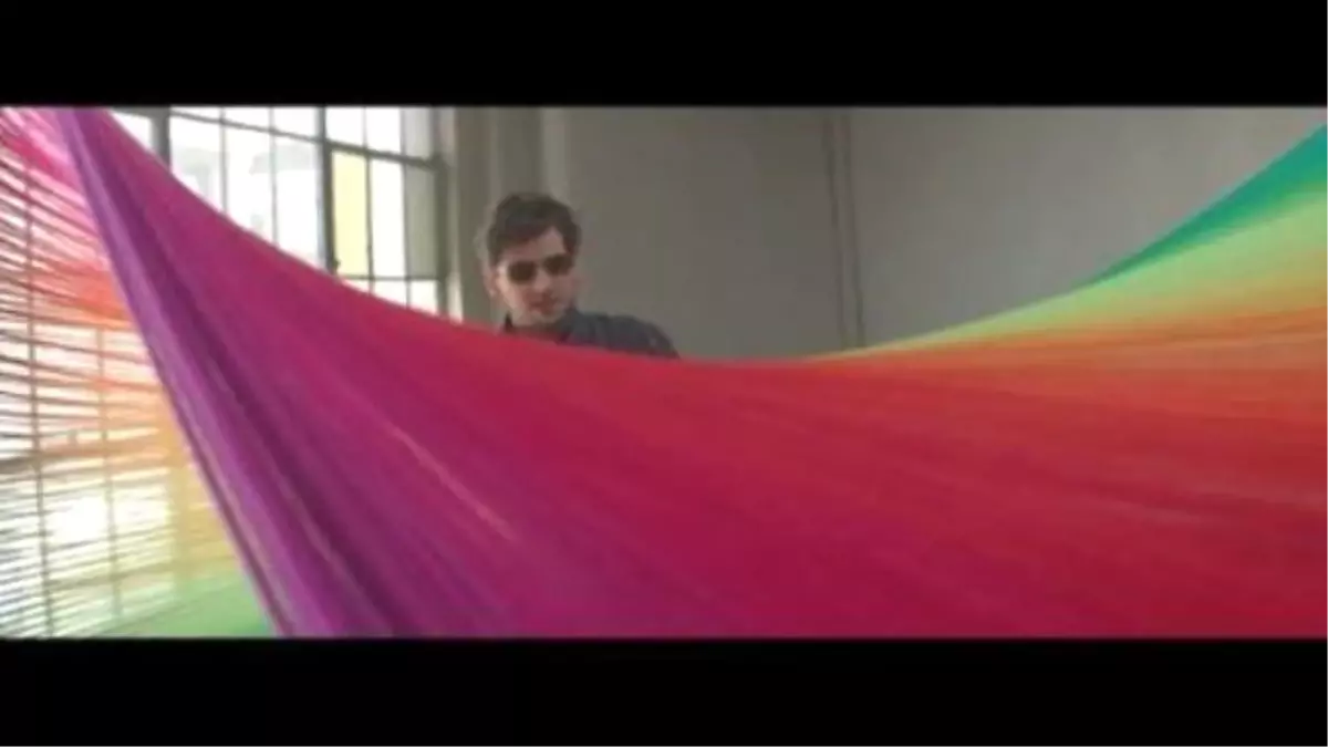 Colorblind People See Colors For The First Time İn Powerful Ad