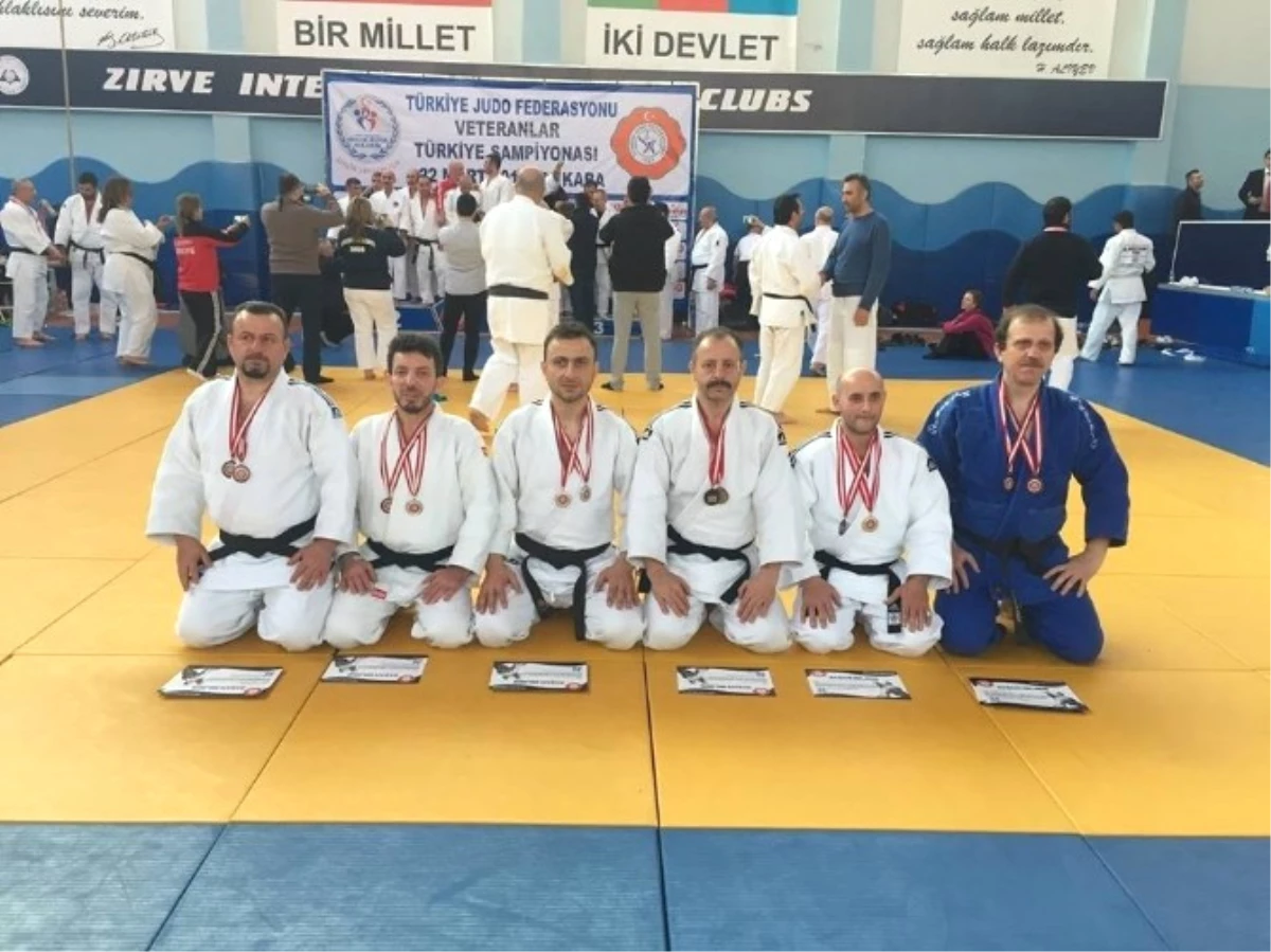 Doç. Dr. Hamdullah Çuvalcı Judo\'da Türkiye 3.\'sü Oldu