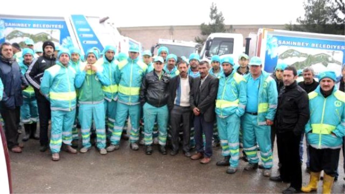 Gaziantep\'te Temizlik İşçileri İş Bıraktı