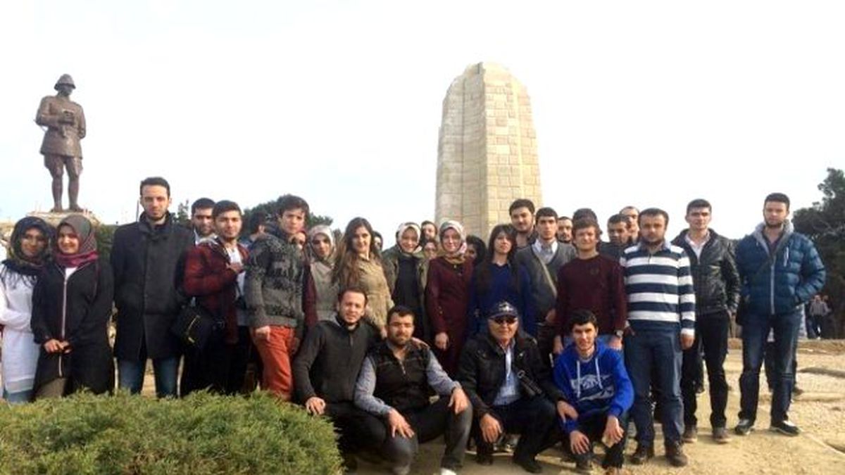 Gençler Çanakkale Şehitliğinde
