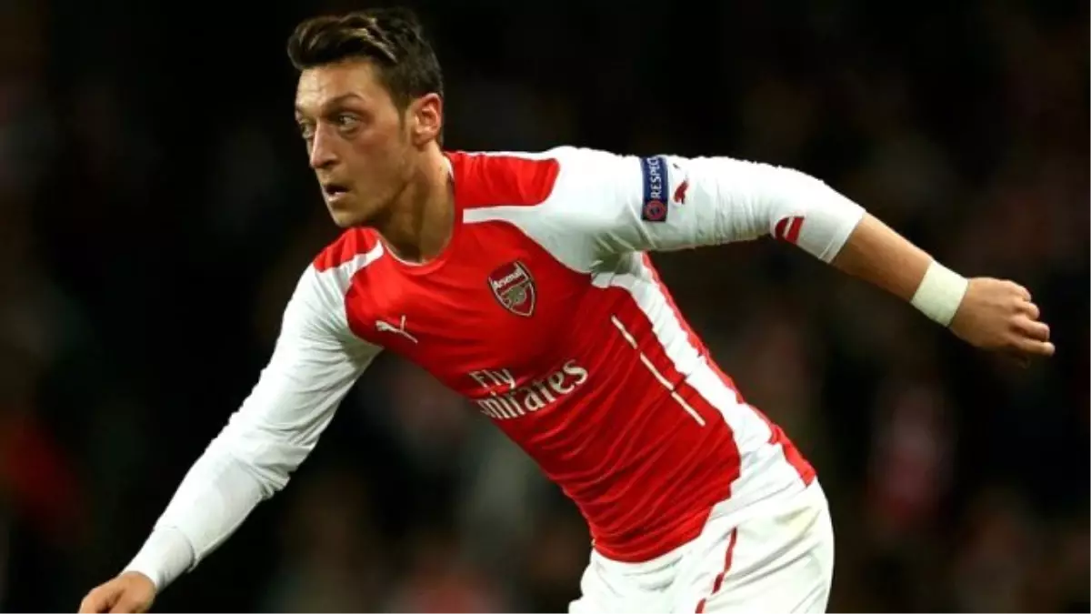 Mesut Özil\'e Gece Kulübü Cezası