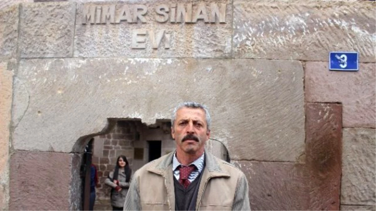 Mimar Sinan Sevgisiyle Gönüllü Müze Sorumlusu Oldu