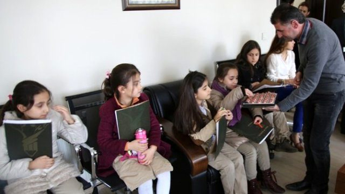 Öğrencilerden İpekyolu Belediyesi\'ne Ziyaret
