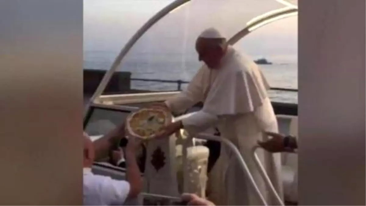 Pizza Maker Hand Delivers Special Pie To Pope Francis