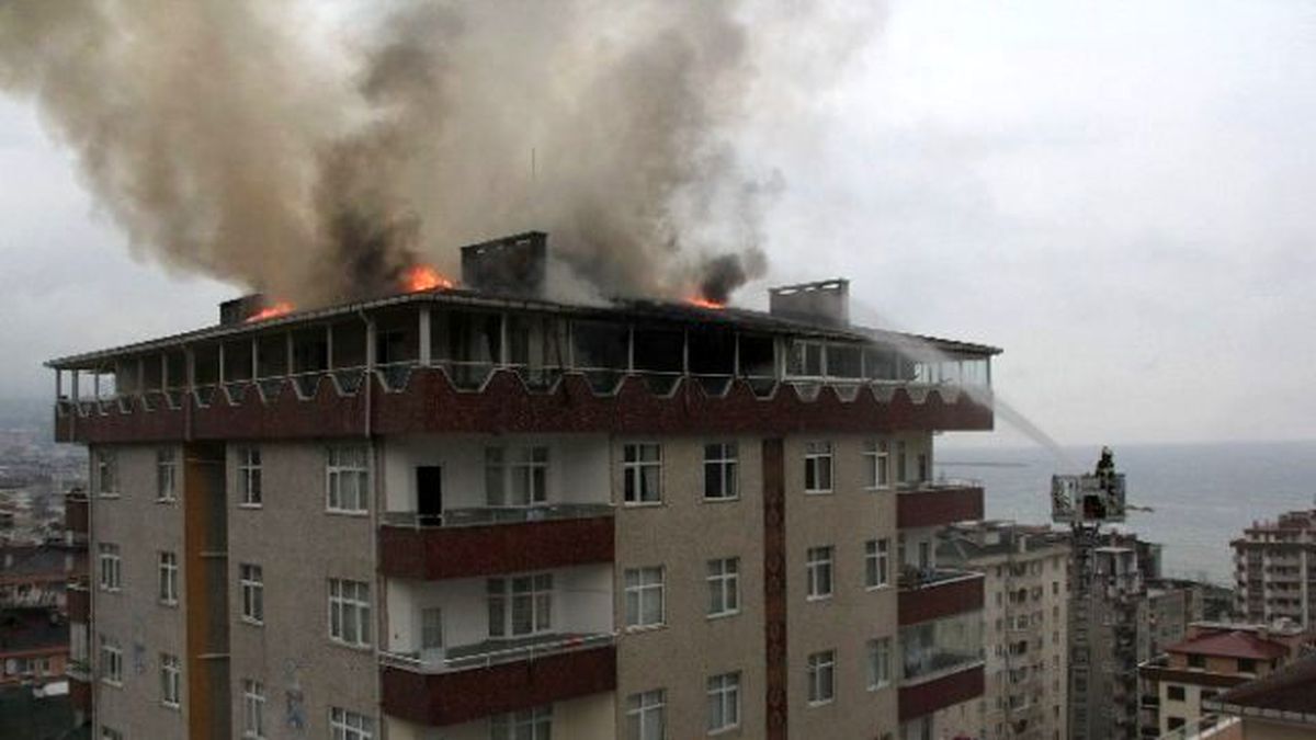 Rize\'de Yangın