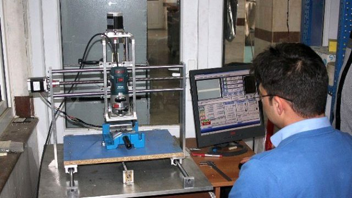 Saü\'lü Öğrenciler Kendi Cnc Tezgahlarını Ürettiler