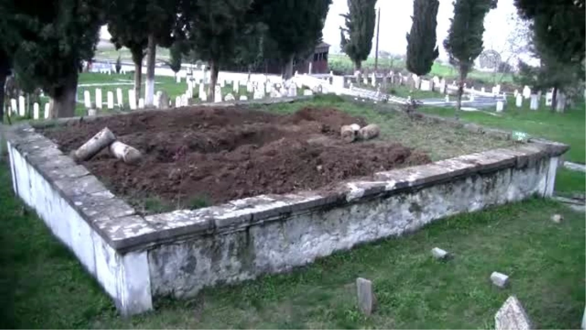 Tarihi Mezarı Tahrip Ettiler