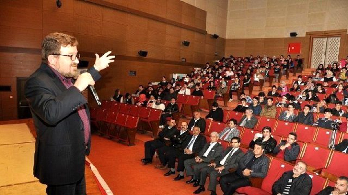 Batman\'da Öğrencilere \'Mevlana, Yunus ve Meleye Ceziri Üçgeninde Tasavvuf\' Konferansı