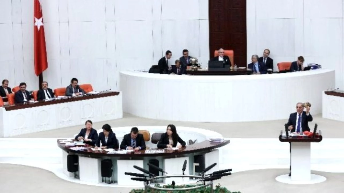 CHP\'li Öğüt Meclis Kürsüsüne Pişmiş Kelle ile Çıktı