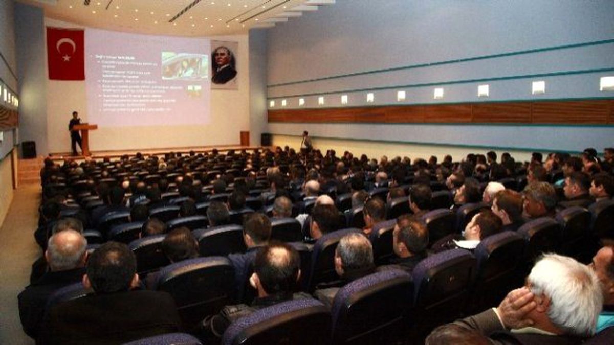 Denizli\'de Şoförlere Trafik Eğitimi