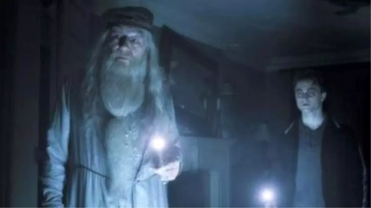 J.k. Rowling\'s Perfect Response To Fan Who \'Can\'t See\' Dumbledore As Gay