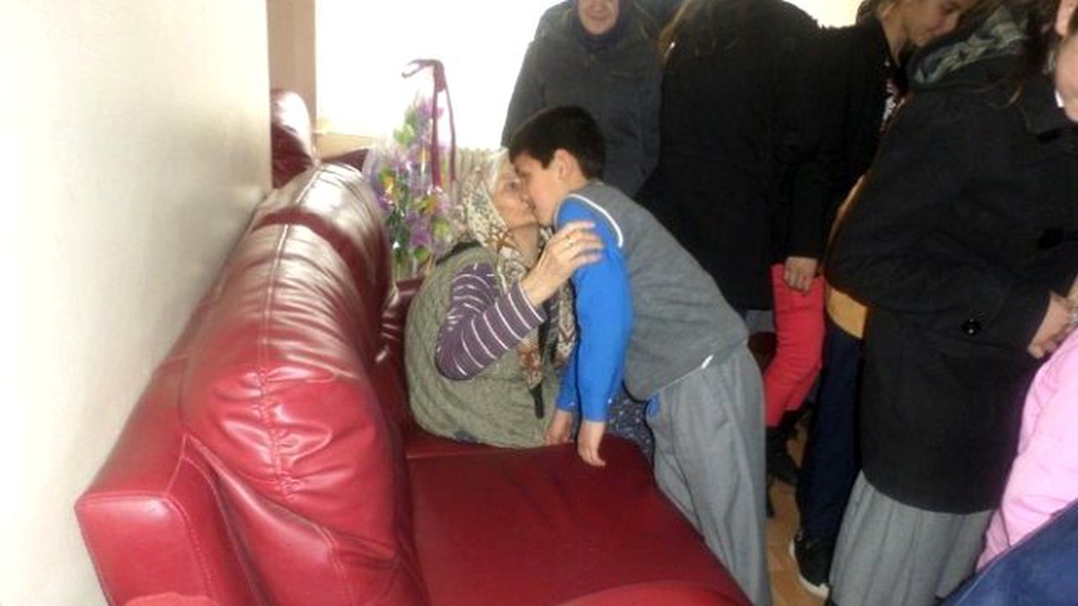 Kazım Erdem Çok Porgramlı Anadolu Lisesi Huzurevi Sakinleri ile Bir Araya Geldi