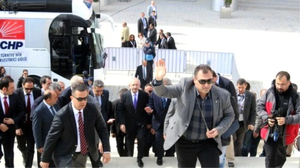 Kılıçdaroğlu: "Birileri Parsel Parsel Satıyor Birileri Görkemleştiriyor"