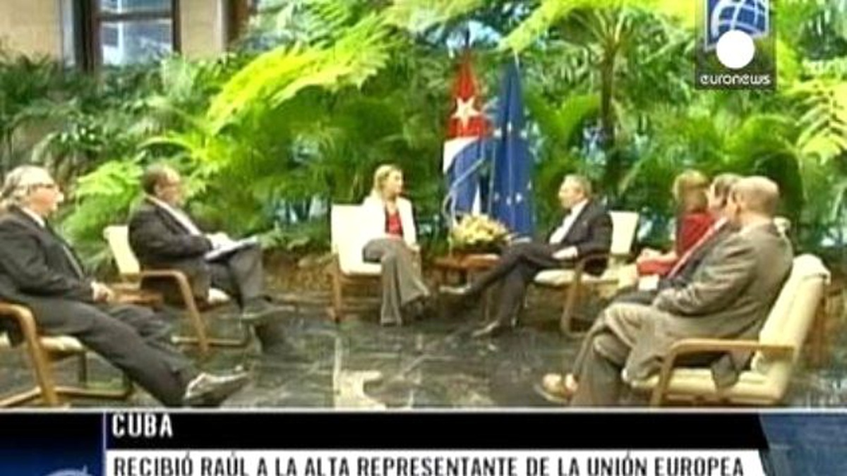 Mogherini ve Lavrov\'dan Aynı Anda Küba\'ya Çıkartma