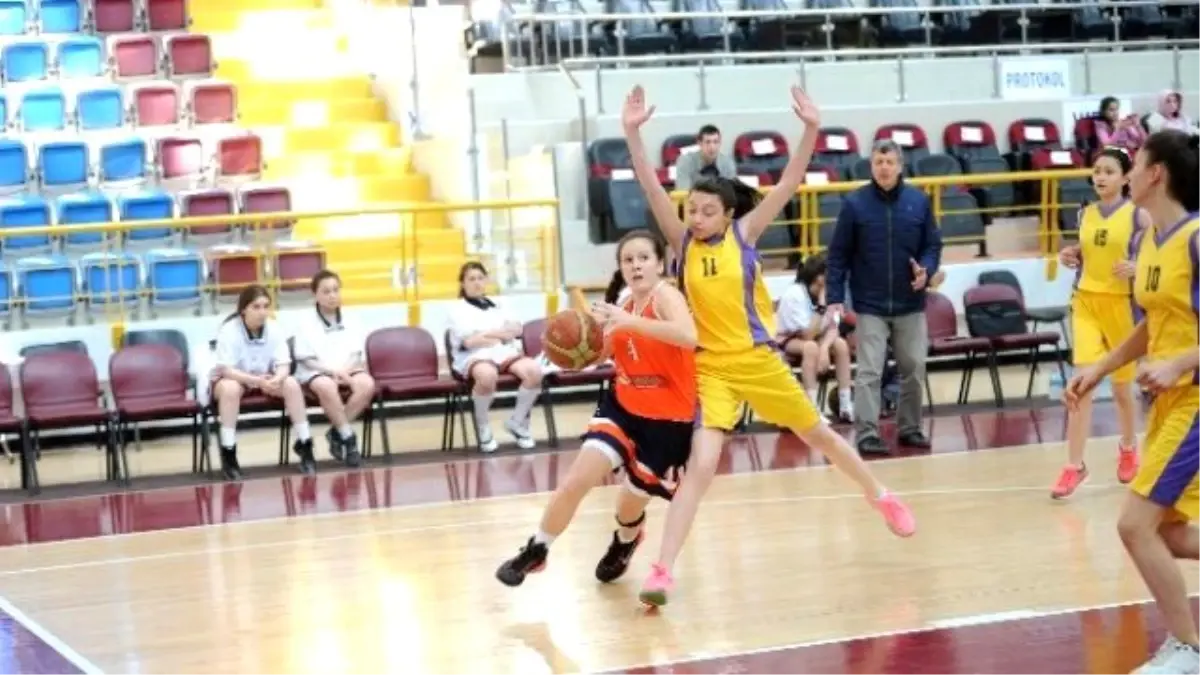 Okul Sporları Basketbol Grup Müsabakaları Başladı