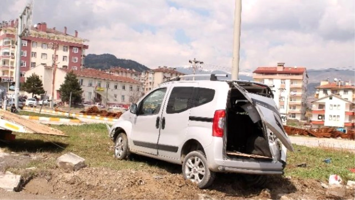 Tosya\'da Trafik Kazası: 2 Yaralı