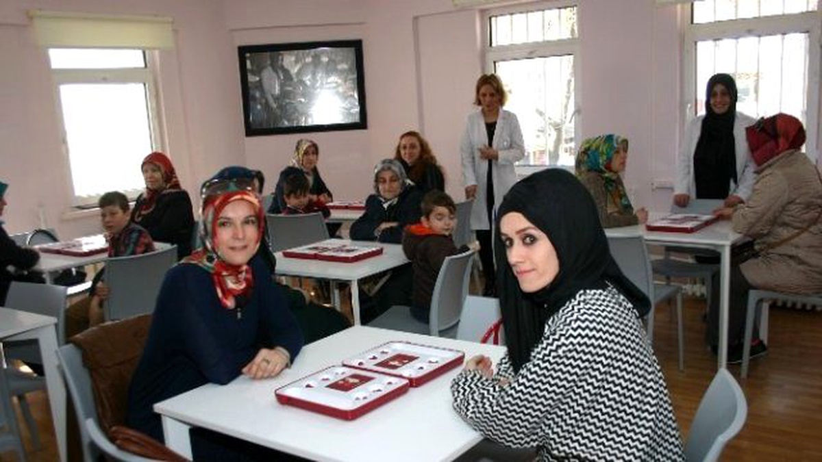 Annelere Akıl Oyunu Kursu Başladı