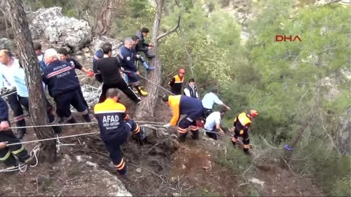 Antalya 2 60 Metrelik Uçurumdan Sağ Çıktılar