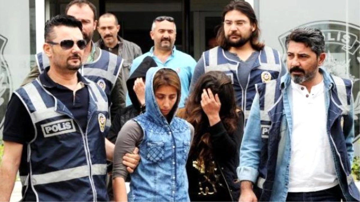 Antalya\'da Ev Kiralayıp Hırsızlık Yapan 3 Kadın Yakalandı