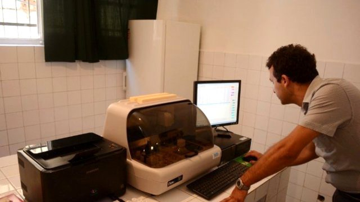 Arnavutluk\'ta Sağlık Merkezine Tıbbi Cihaz Desteği