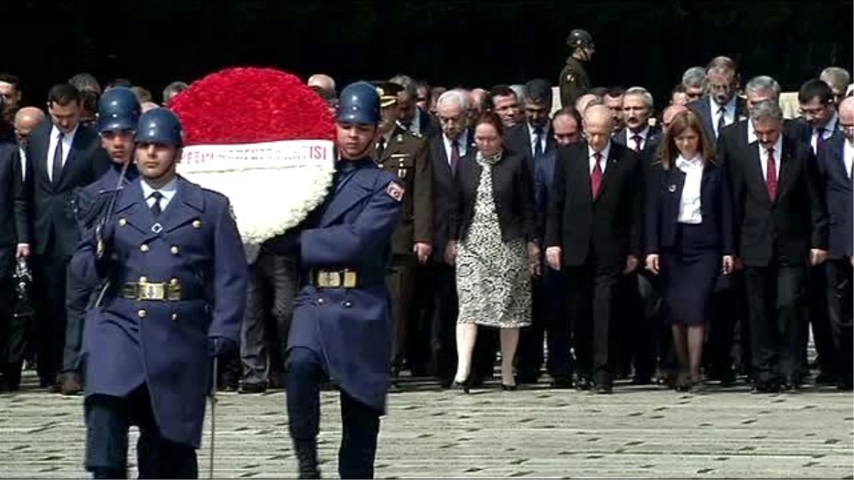 Bahçeli, Anıtkabir\'i Ziyaret Etti