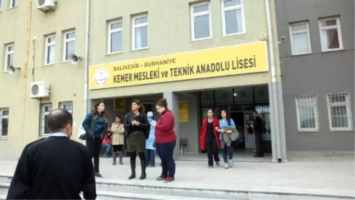 Balıkesir\'de Bıçaklı Kavga