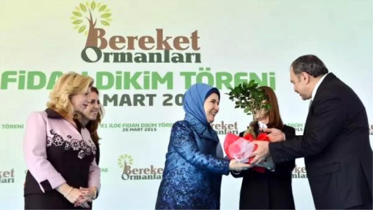 Bereket Ormanları\'na Öncülük Yapan Emine Erdoğan, Ankara\'da Fidan Dikim Etkinliğine Katıldı