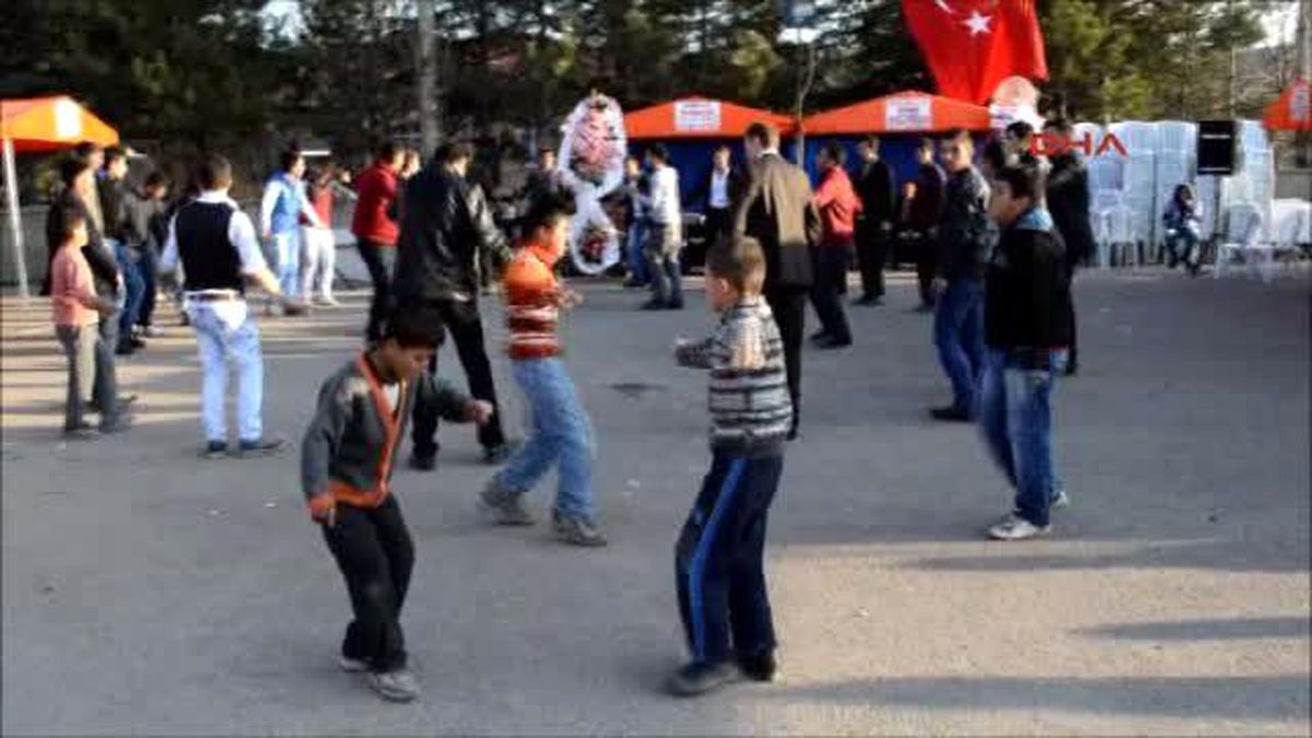 Çubuk Muhtardan Kınalı Kuzulara Eğlence