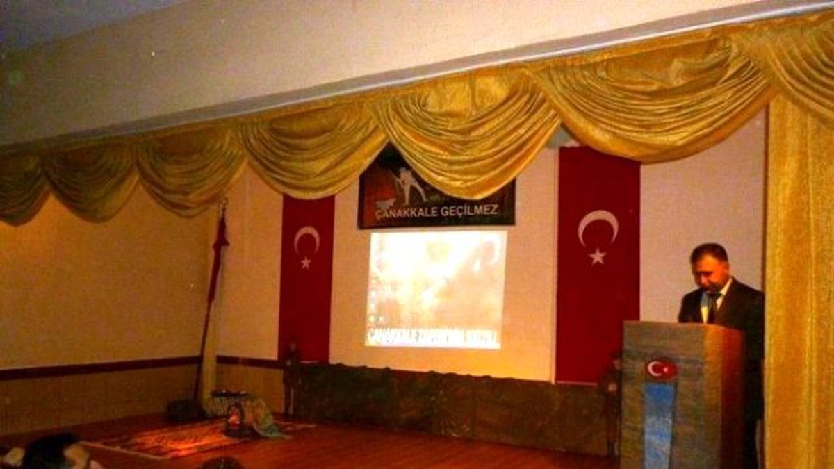 Dokuz Eylül Ortaokulu Çanakkale\'yi Sahneye Taşıdı