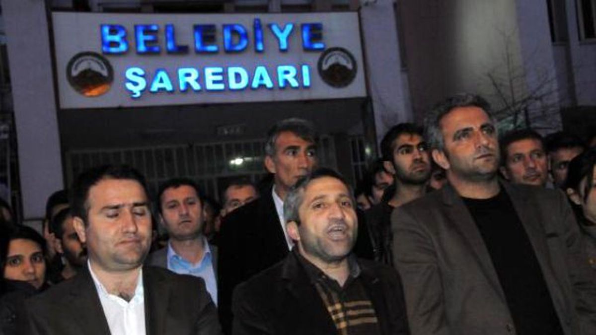 Hakkari\'de Aranan DBP\'li Gözaltına Alınınca Gerginlik Çıktı