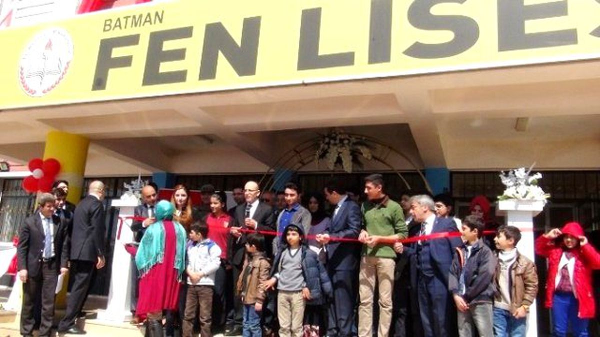 Maliye Bakanı Şimşek Batman\'da Okul Açılış Törenine Katıldı