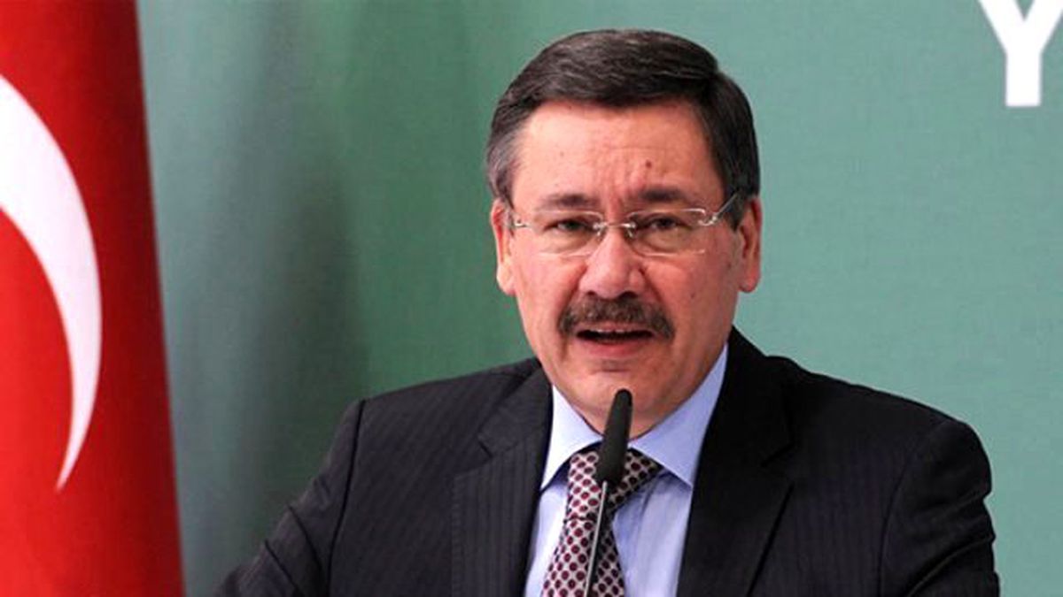 Melih Gökçek Twitter Üzerinden Aylin Nazlıaka'ya Yüklendi