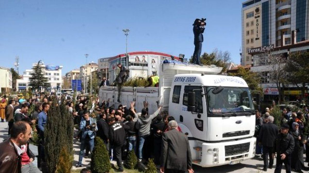 Niğde\'de 343 Bin Nüfusa 343 Bin Fidan