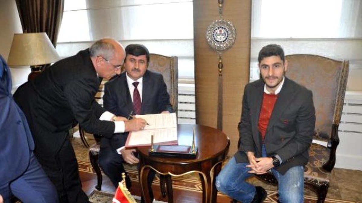 Özer Hurmacı Memleketi Trabzon\'da Spor Salonu Yaptırıyor
