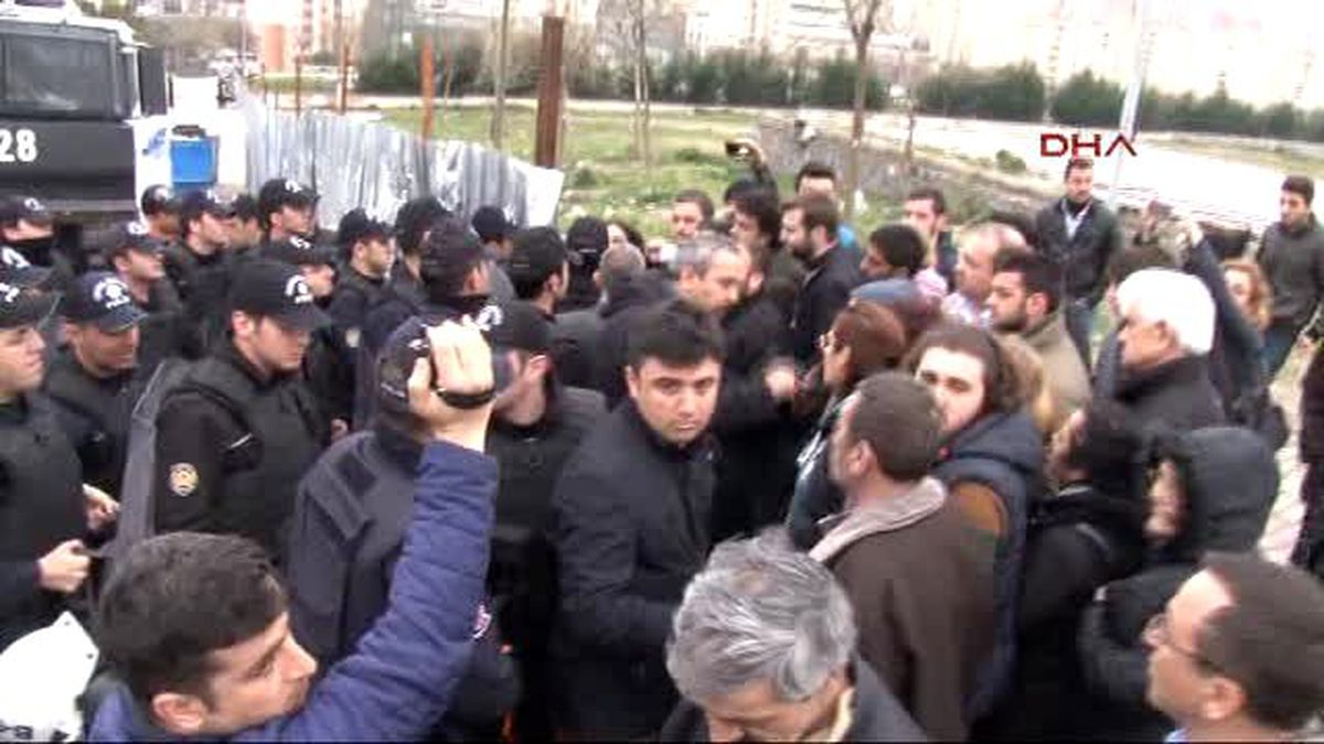 Park Alanındaki Okul İnşaatına Karşı Eylem Yapanlara Polis Müdahalesi