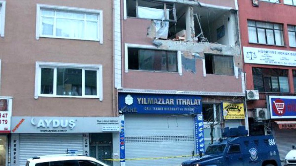 \'Adımlar Dergisi\'ndeki Patlamanın Hasarı Gün Aydınlanınca Netleşti