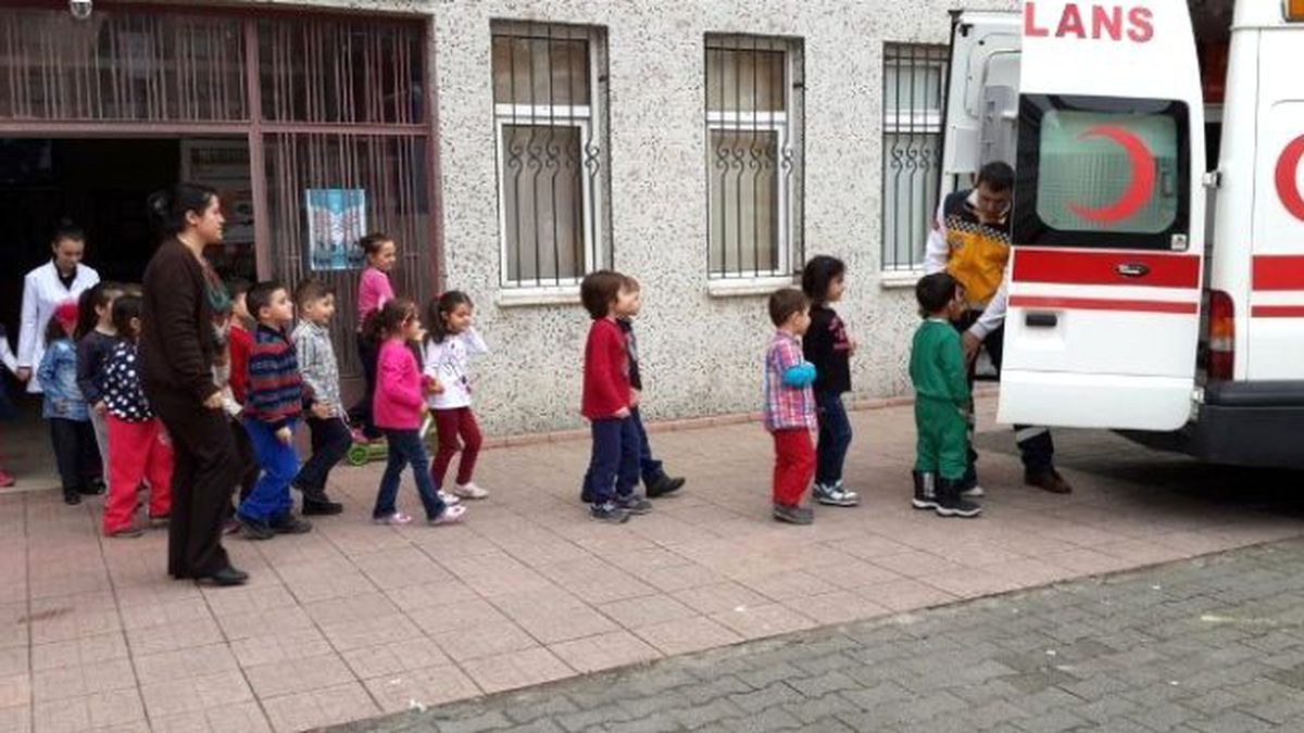 Rize\'de Minik Öğrenciler 112 Eğitimi Aldı