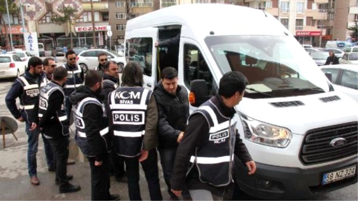 Sivas\'ta Serbest Bırakılan 5 Polis İçin Tutuklama Kararı Çıktı