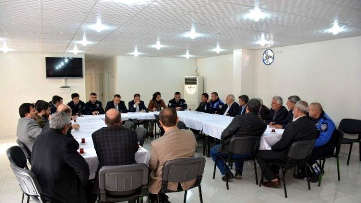 Siverek Emniyet Müdürü Muhtarlarla Bir Araya Geldi