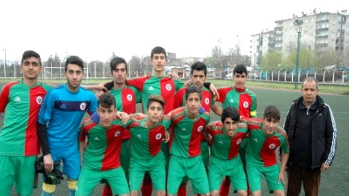 Yeni Diyarbakırspor U-14 ve 19\'da Maç Heyecanı