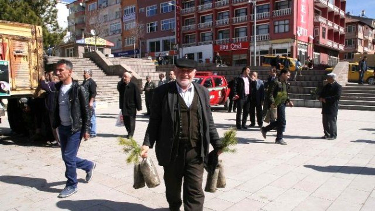 Yozgat Orman İşletme Müdürlüğü Vatandaşa Ücretsiz 5 Bin Fidan Dağıttı