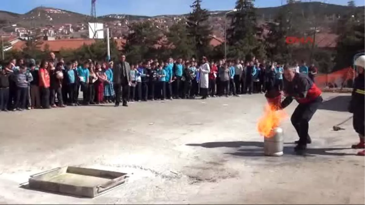 Yozgat Yangın Söndürme Tatbikatında 5 Öğrenci Hastanelik Oldu