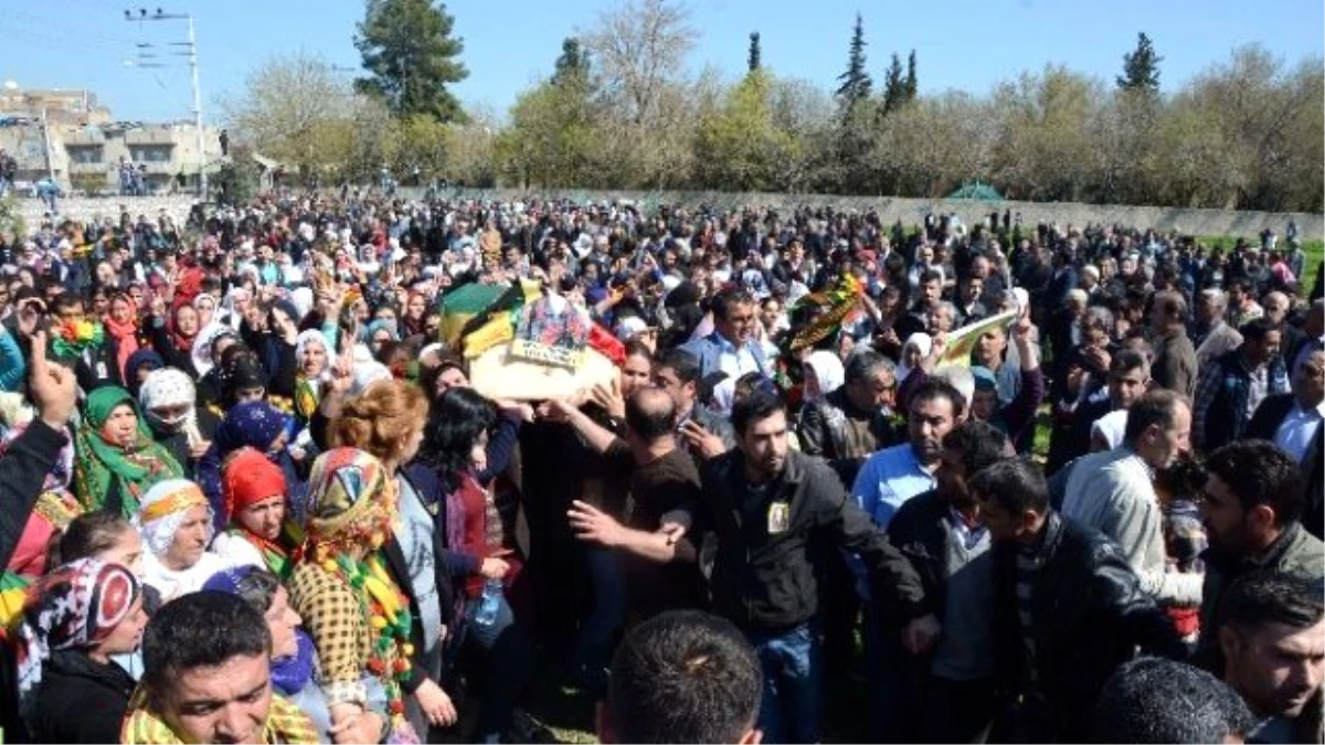 Ypj\'li Leyla Doğan\'ın Cenazesi Nusaybin\'de Defnedildi