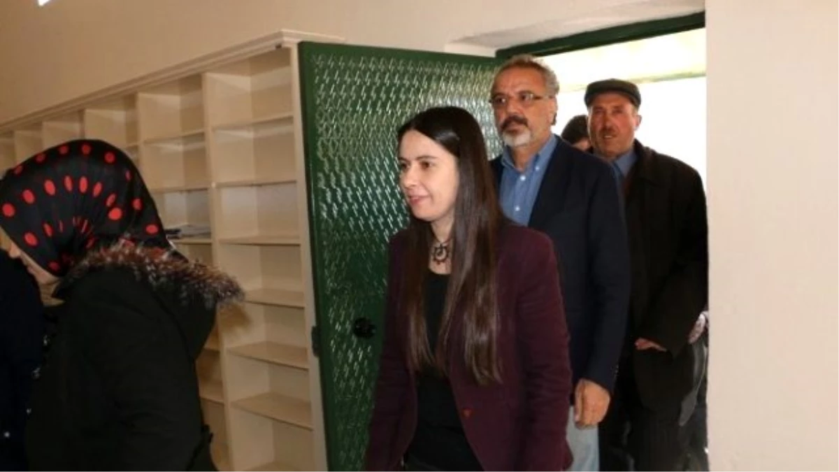 12 Yaşındaki Ebru Yalçın Adına Halk Kütüphanesi Açıldı