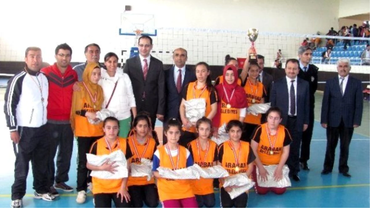 Araban\'da Atatürk Ortaokulu Şampiyon Oldu