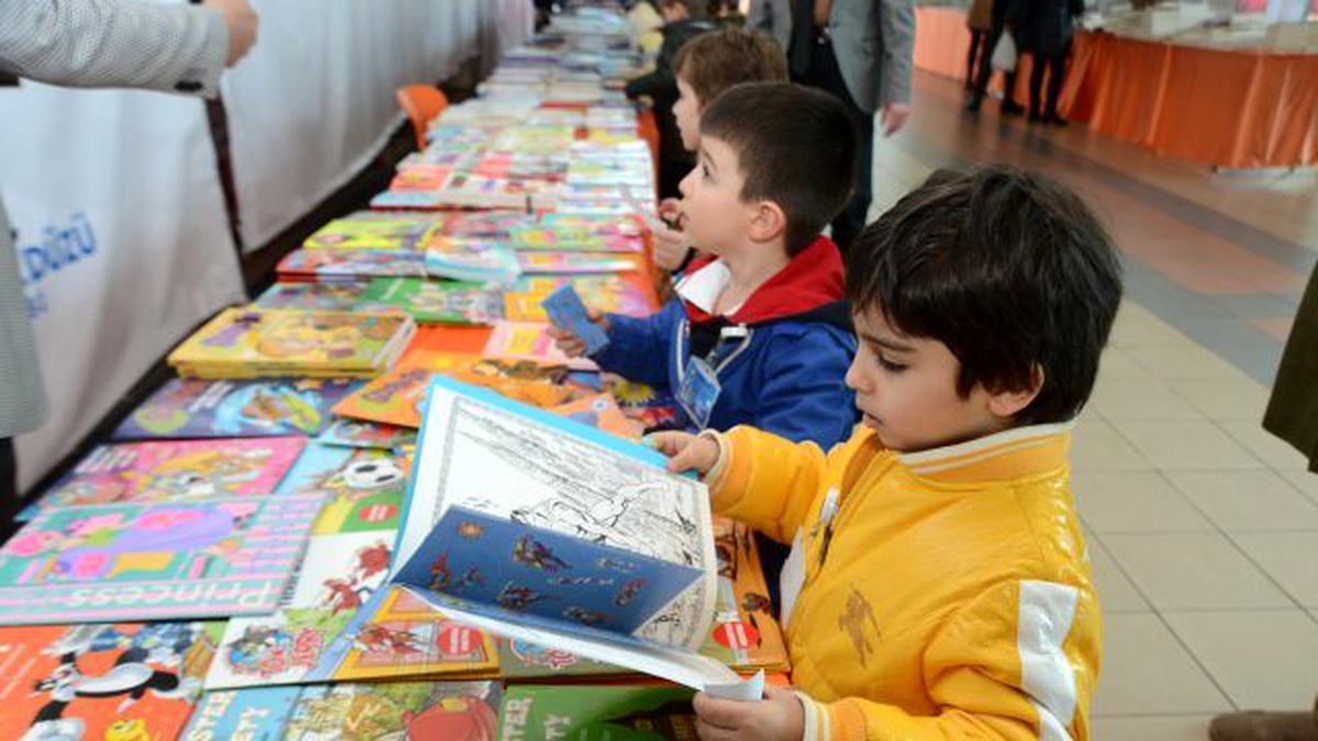 Miniklerin Kitap Şenliği Eğlenceli Geçiyor