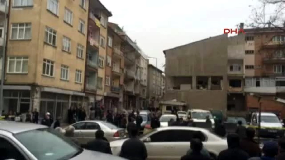 Polatlı\'da Apartman Dairesinde Doğalgaz Patlaması : 5 Yaralı